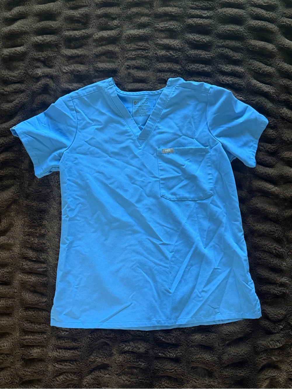 Figs women Short-Sleeve V-Neck Pocket Top in Cecil Blue